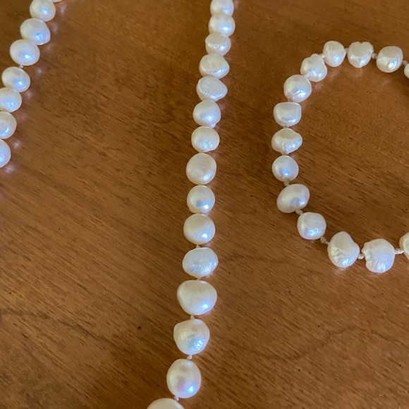 American Eagle Pearl Necklace and Bracelet - Picture 8 of 11